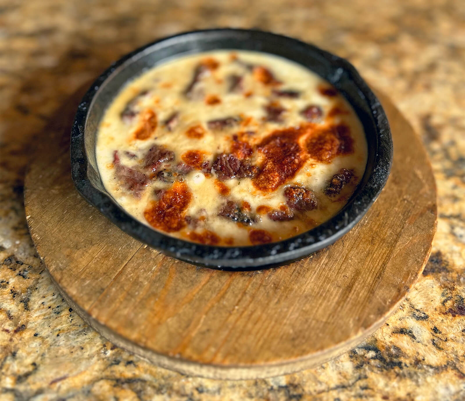 Queso fundido con arrachera - Casa Tequila®